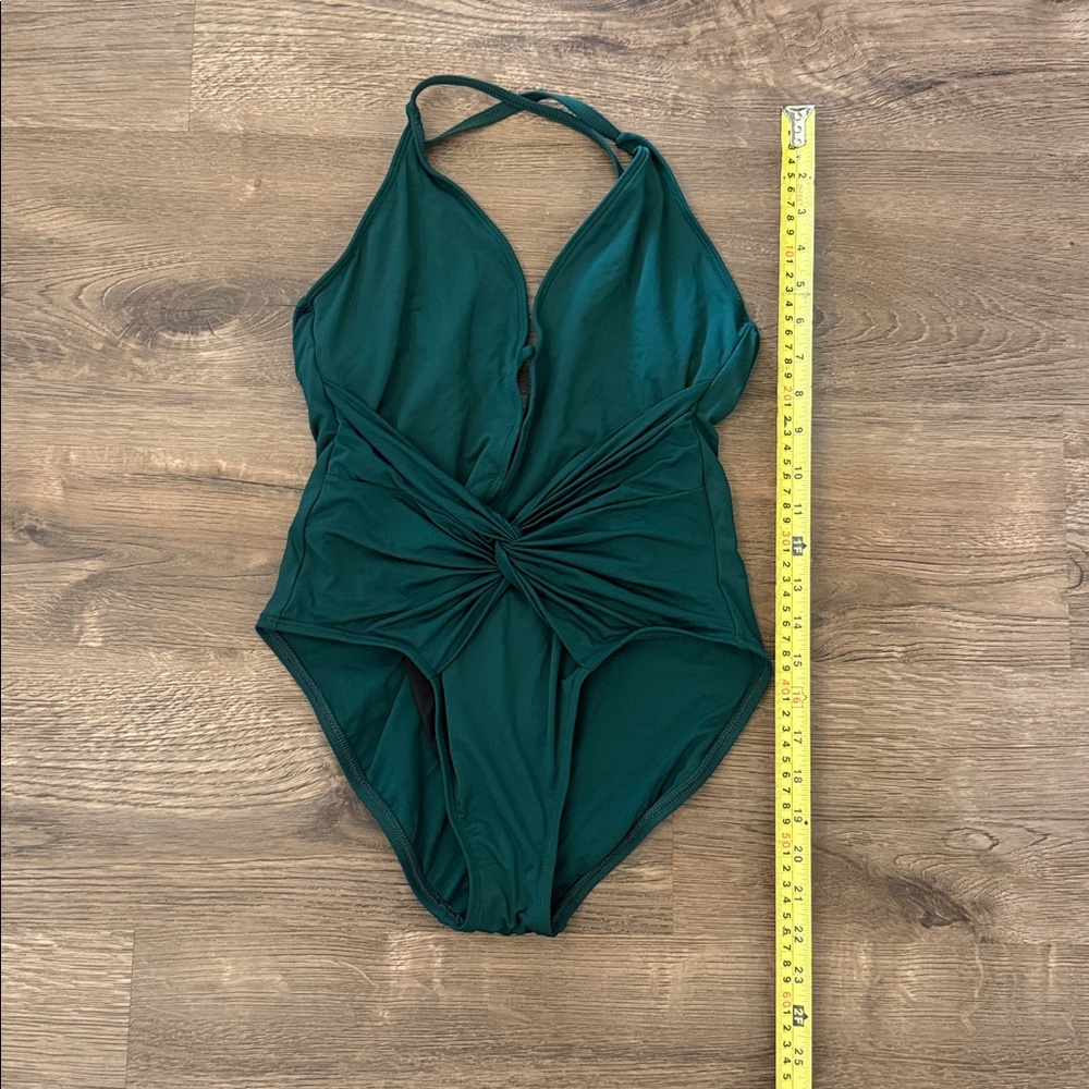 La Blanca Island Goddess One Piece Green Swimsuit Size 6/8